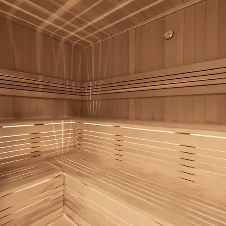 Gold Apartment *