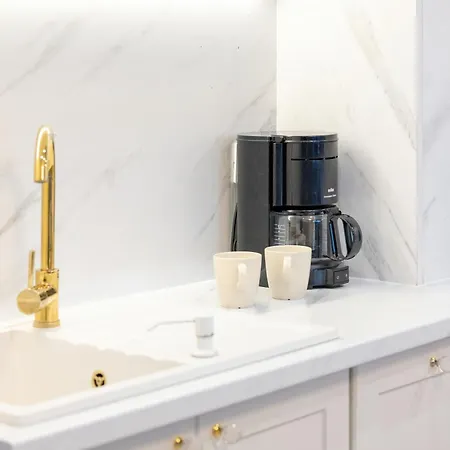 Gold Apartment *